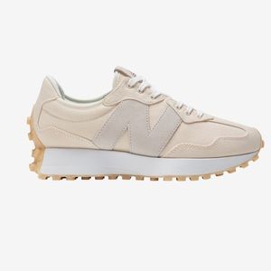 NWT New Balance 327 | White